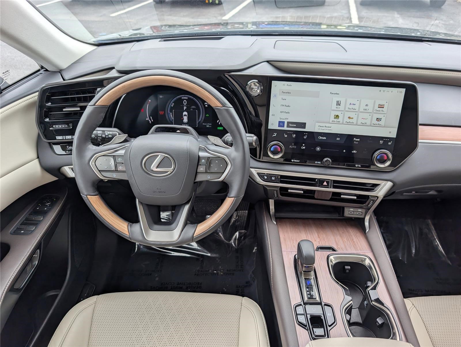 Used 2024 Lexus RX 350 w/ Convenience Package image 17