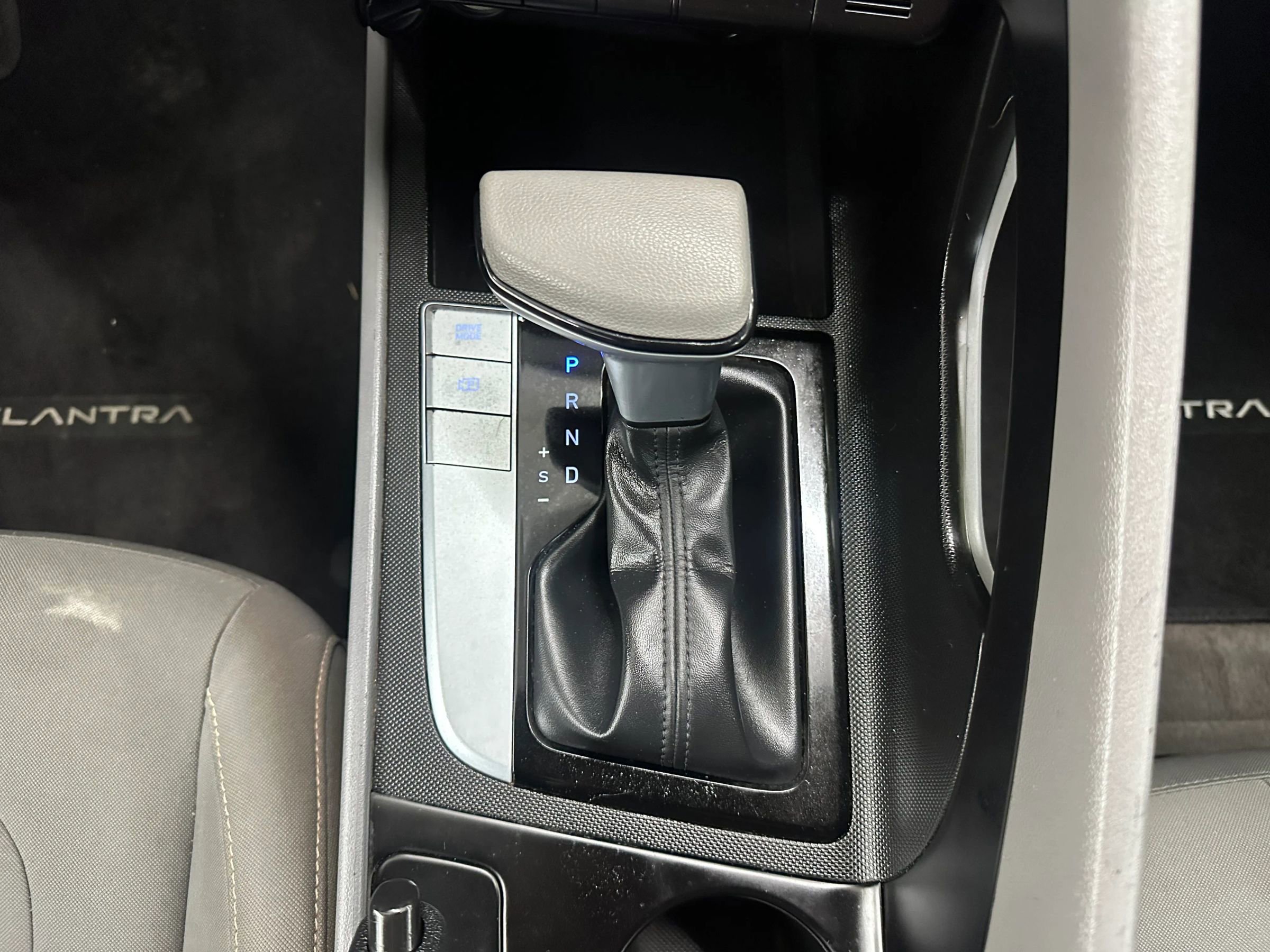 Used 2021 Hyundai Elantra SEL image 19