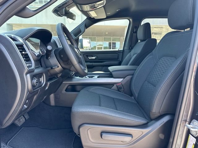 New 2026 RAM 1500 Express AWD/4WD image 9