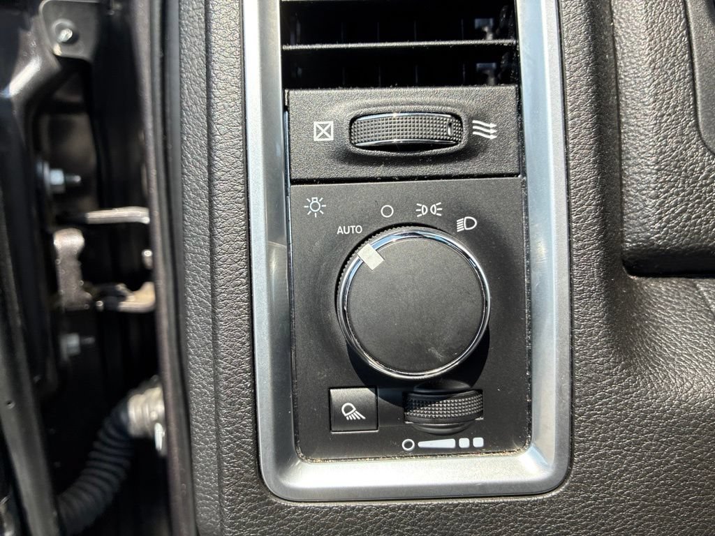Used 2021 RAM 1500 Warlock w/ Luxury Group AWD/4WD image 13