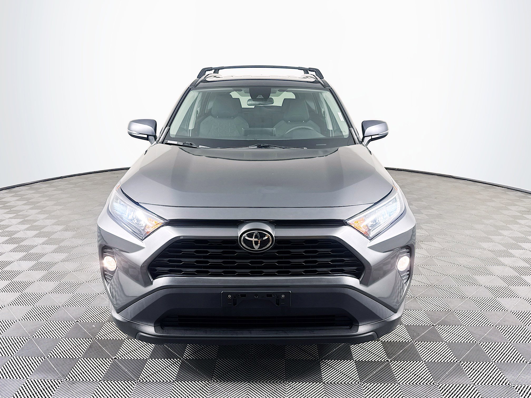 Used 2021 Toyota RAV4 XLE image 2