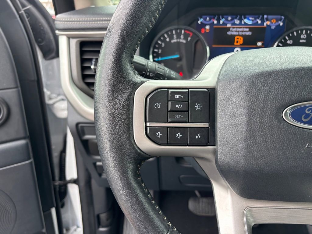 Used 2024 Ford Expedition XLT RWD image 16