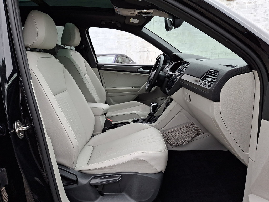 Used 2022 Volkswagen Tiguan SE R-Line AWD/4WD image 13