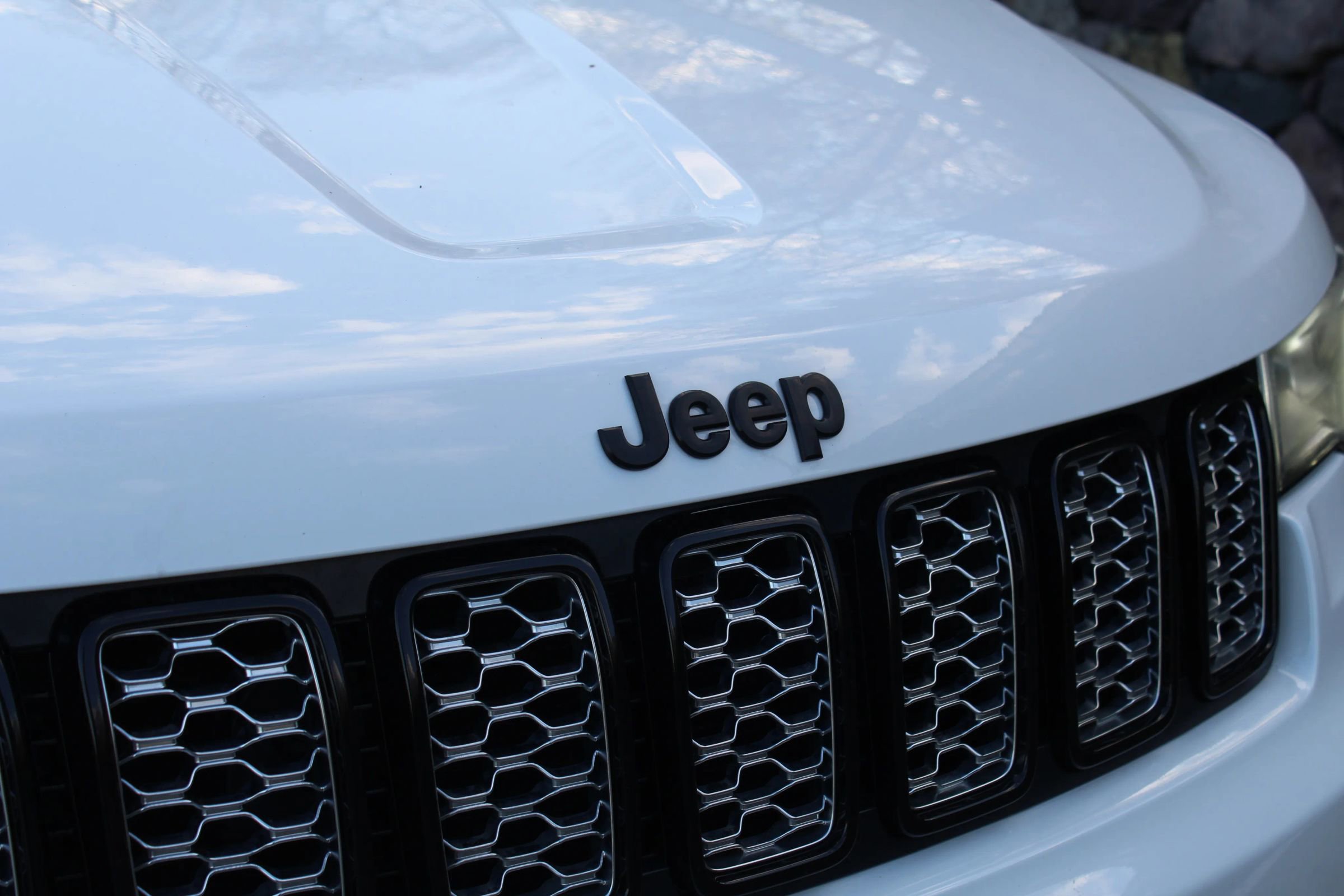 Used 2019 Jeep Grand Cherokee Altitude AWD/4WD image 34