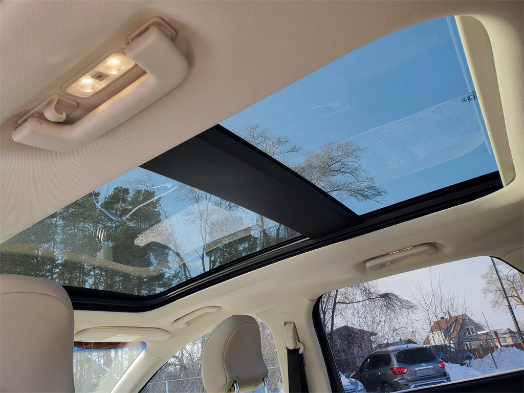 Used 2016 Ford Edge Titanium w/ Equipment Group 301A image 6