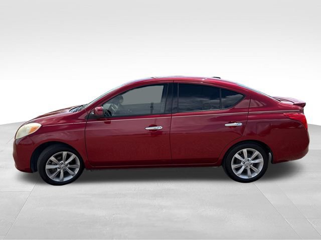 Used 2014 Nissan Versa w/ Tech Package FWD image 4