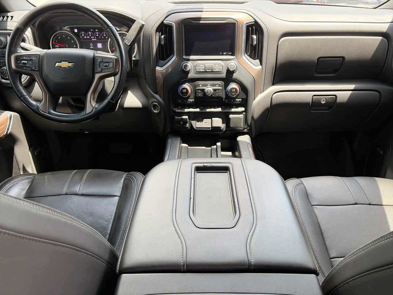 Used 2019 Chevrolet Silverado 1500 High Country w/ Technology Package AWD/4WD image 9