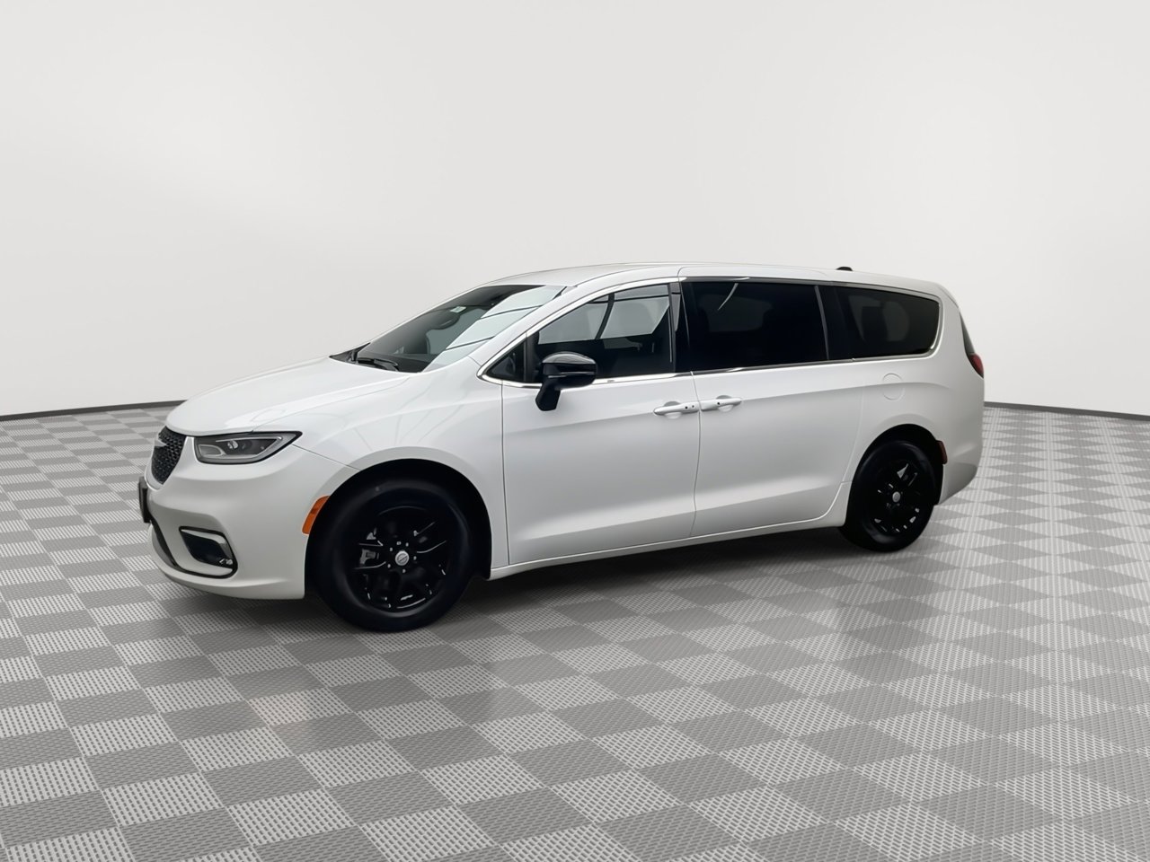 Used 2025 Chrysler Pacifica Select image 34