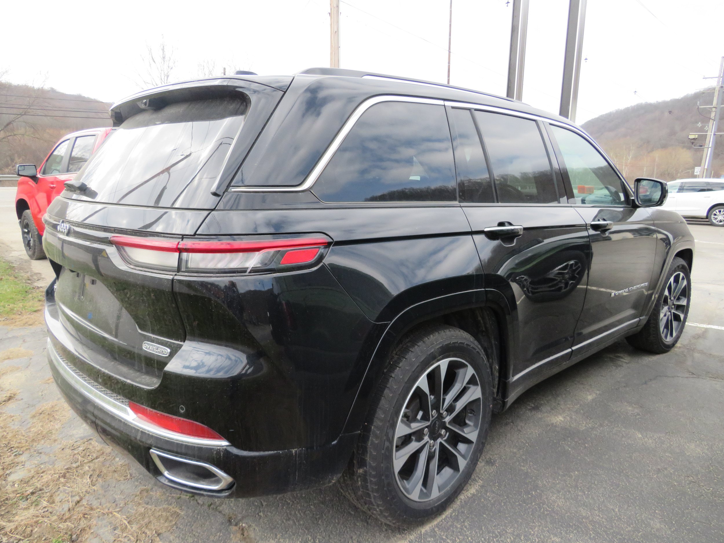 Used 2023 Jeep Grand Cherokee Overland w/ Adv Protech Group III AWD/4WD image 6