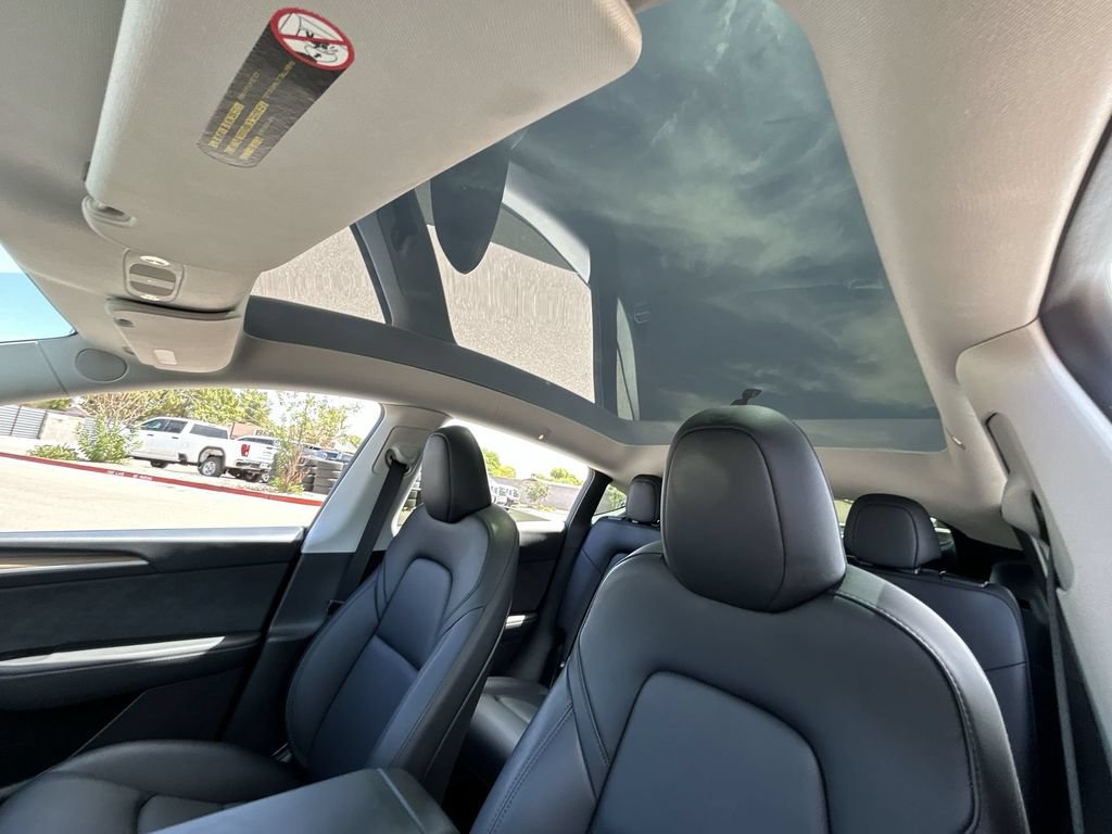 Used 2025 Tesla Model Y Long Range AWD/4WD image 18
