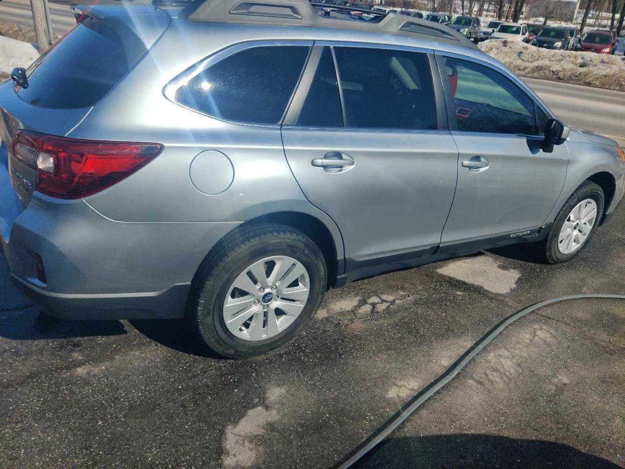 Used 2016 Subaru Outback 2.5i Premium AWD/4WD image 6