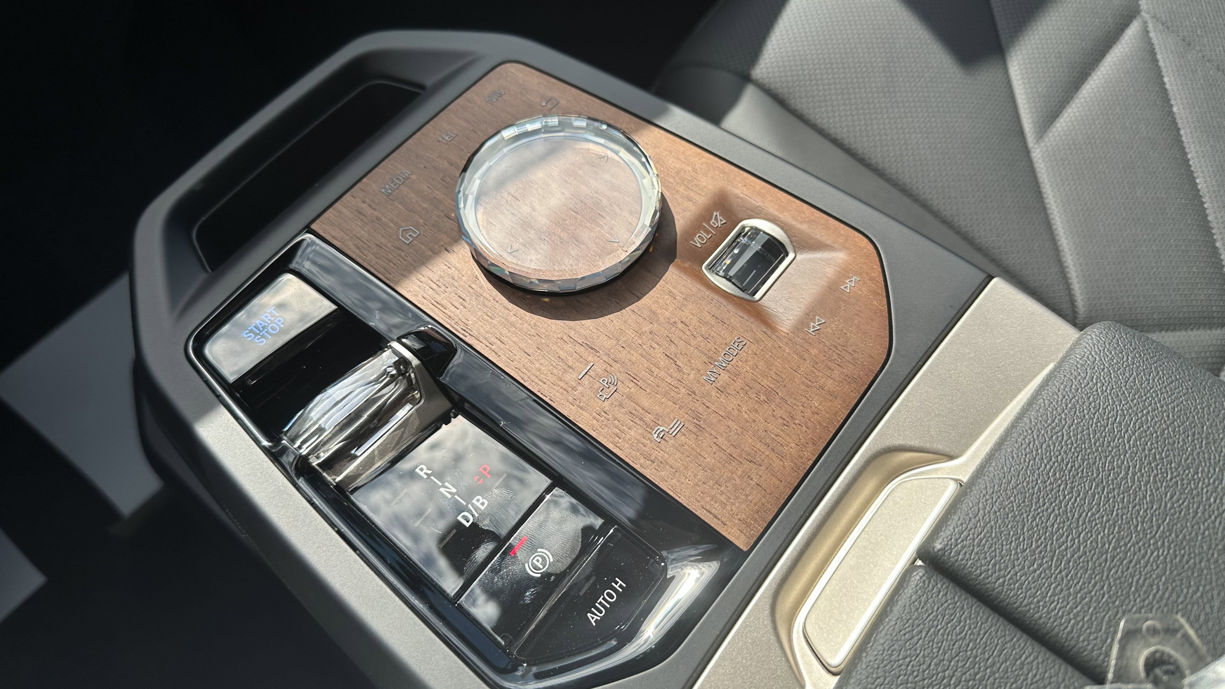 Used 2026 BMW iX xDrive45 w/ Executive Package image 17