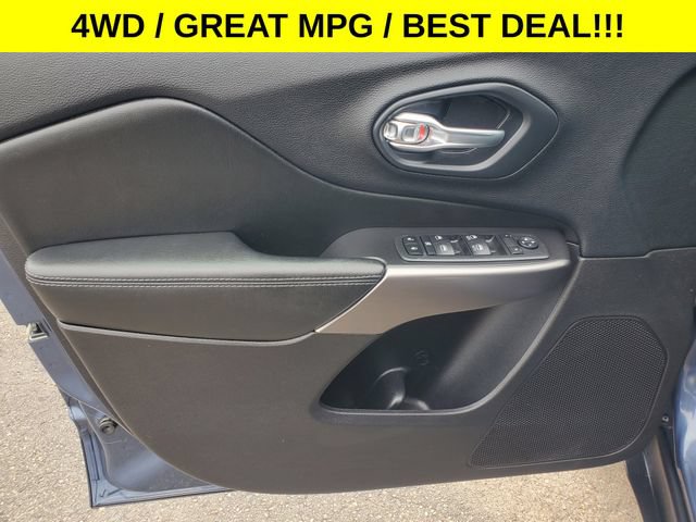 Used 2020 Jeep Cherokee Latitude Plus w/ Cold Weather Group AWD/4WD image 12