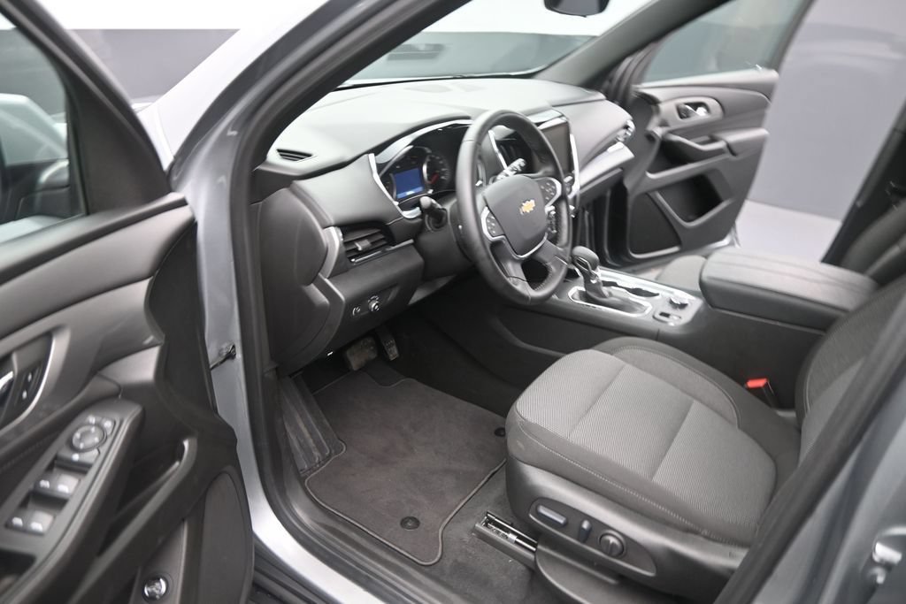 Used 2023 Chevrolet Traverse LT w/ Rear Camera Mirror Package AWD/4WD image 19