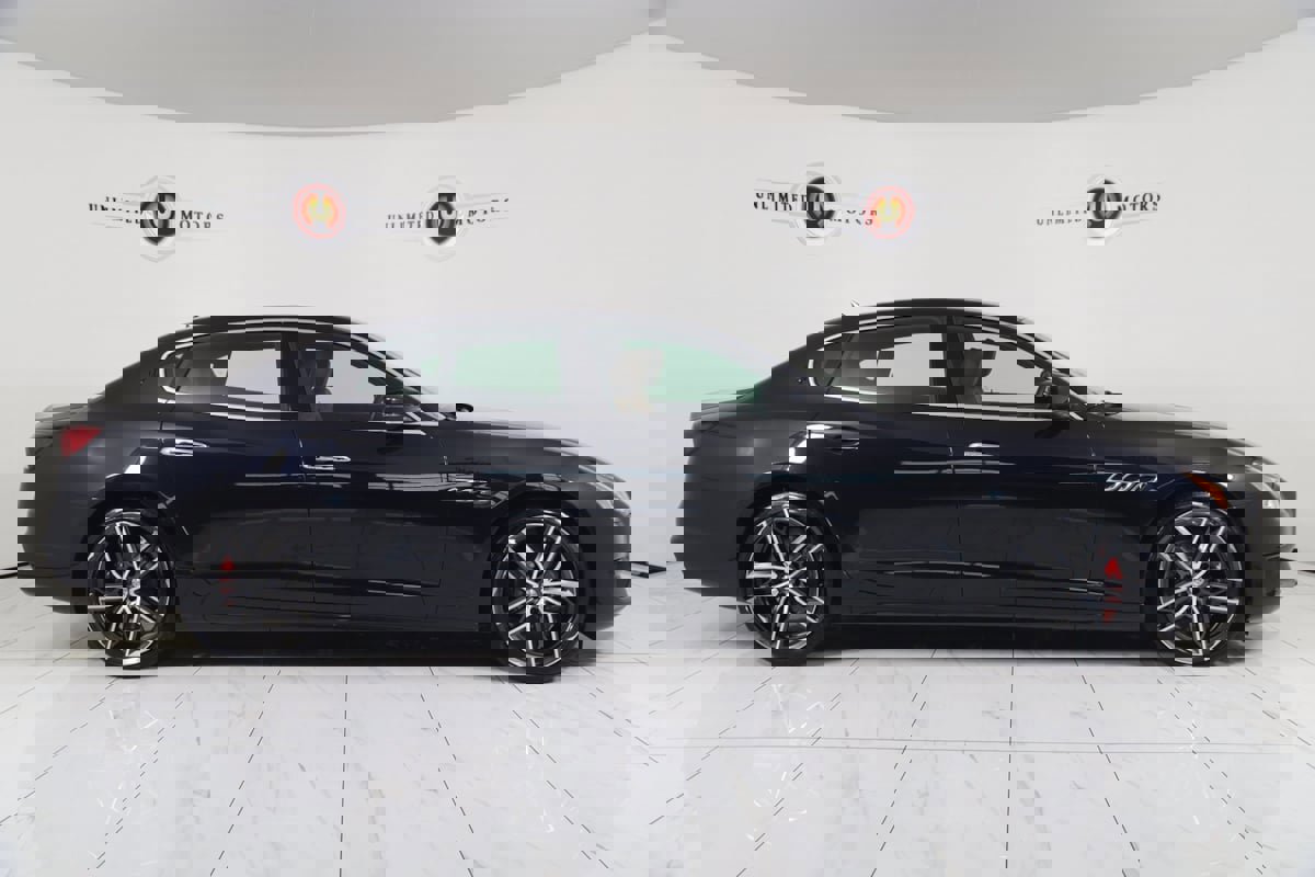 Used 2023 Maserati Quattroporte Modena Q4 image 2