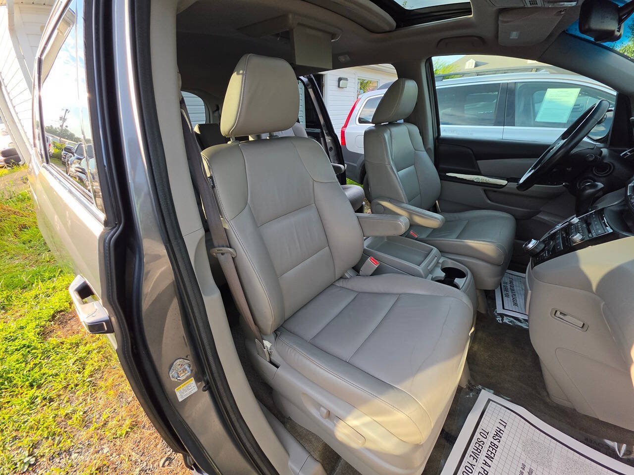 Used 2012 Honda Odyssey Touring Elite image 10
