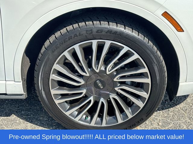 Used 2022 Lincoln Corsair AWD w/ Premium Package image 12