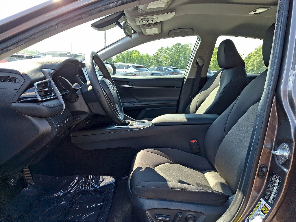 Used 2023 Toyota Camry LE FWD image 3