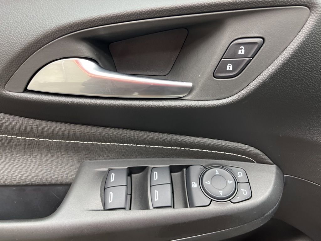 Used 2026 Buick Envista Sport Touring w/ Studio Series FWD image 30