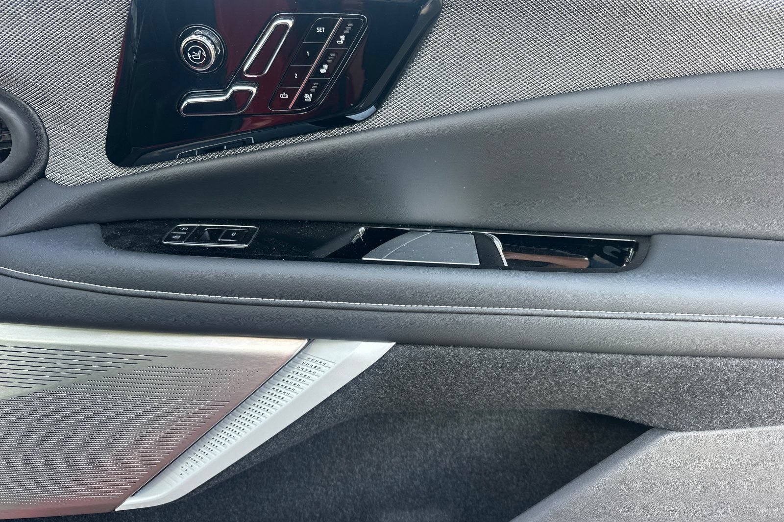 Certified 2025 Cadillac Optiq Sport 2 AWD/4WD image 20
