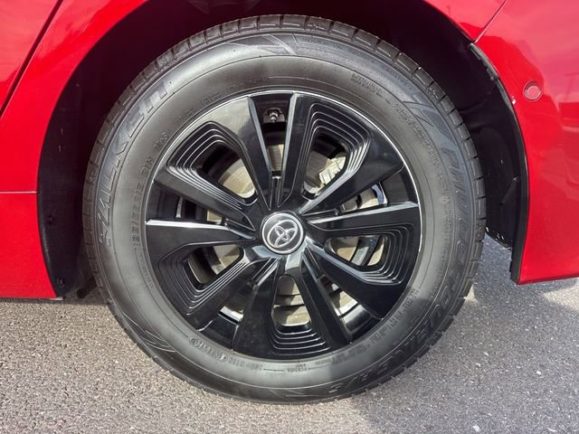 Used 2017 Toyota Prius Prime Advanced w/ Carpet Mat Package image 32