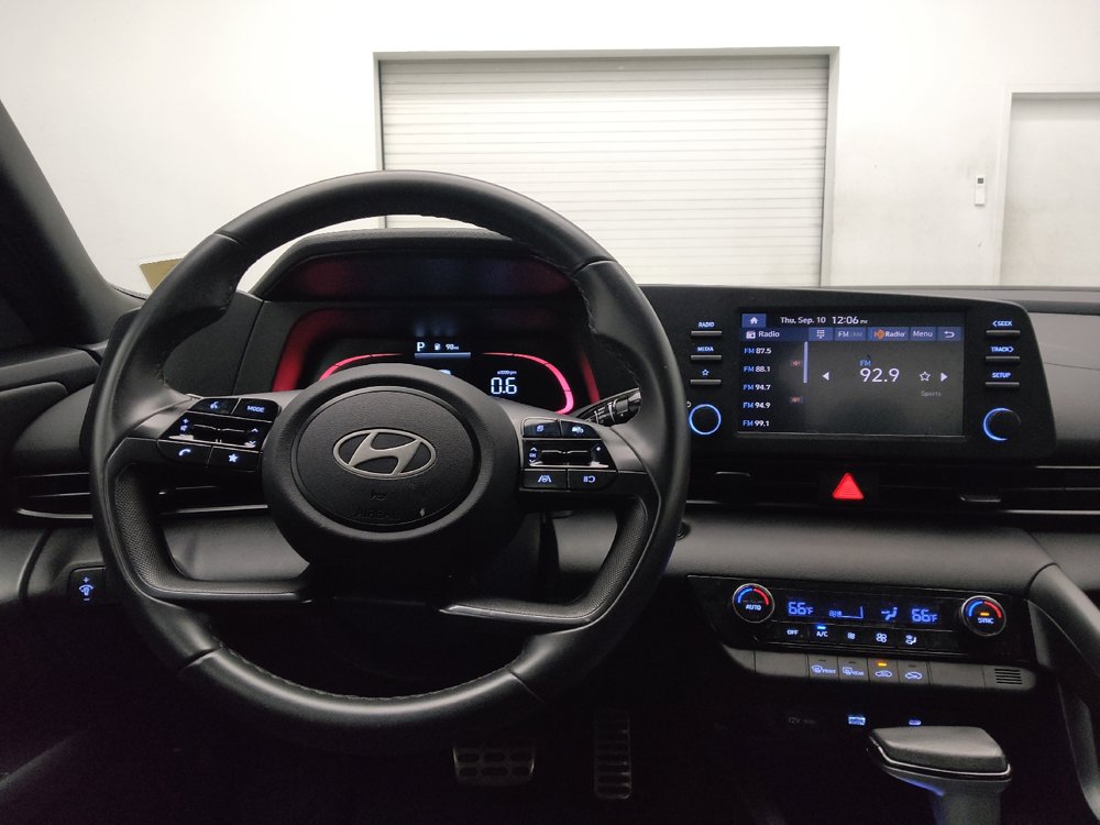 Used 2025 Hyundai Elantra Sport FWD image 22