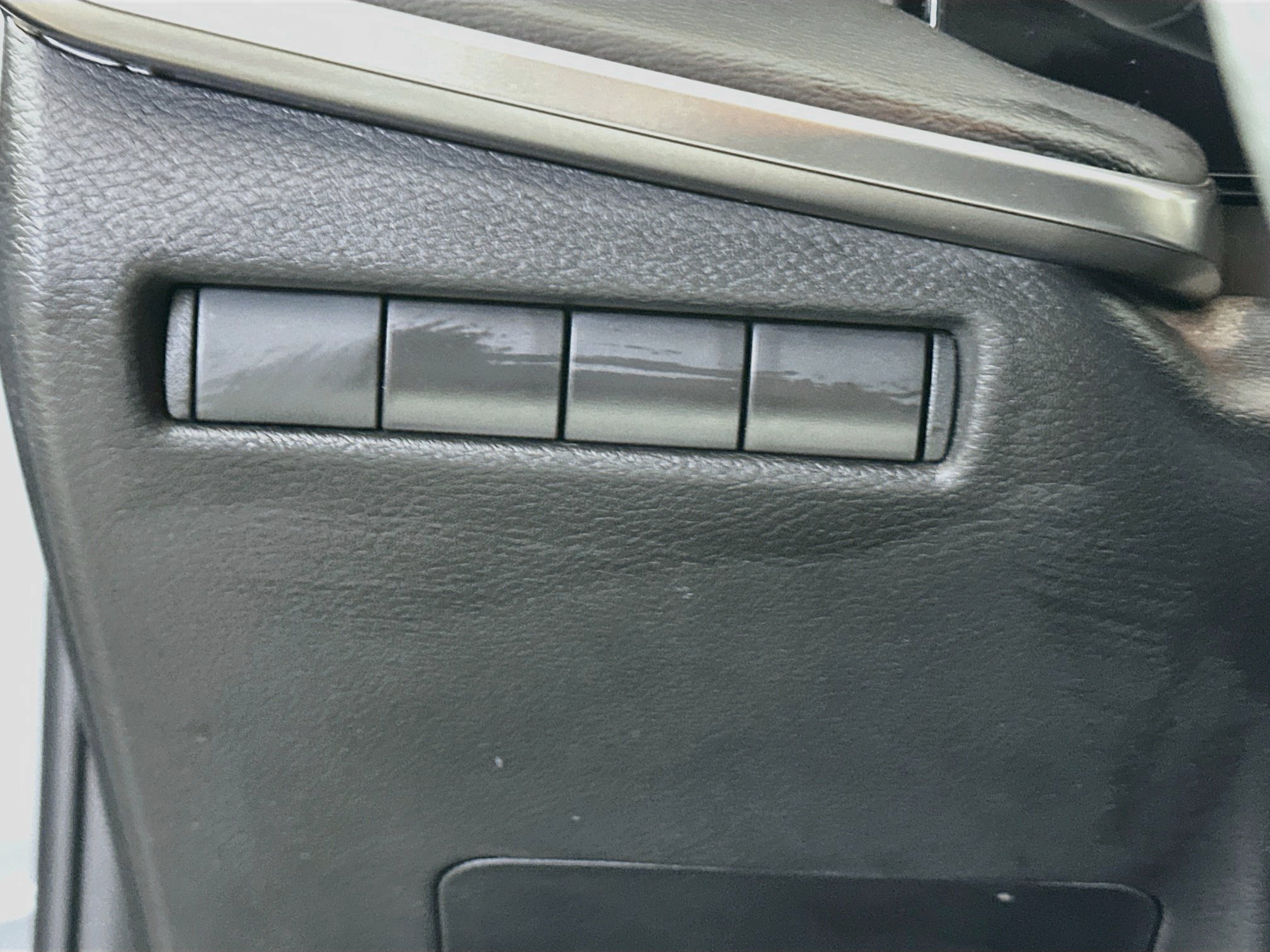 Used 2025 Nissan Kicks S AWD/4WD image 17
