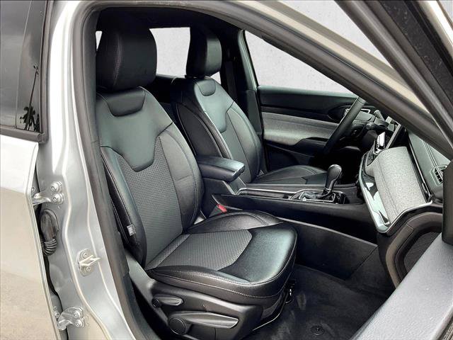 Used 2024 Jeep Compass Latitude AWD/4WD image 7