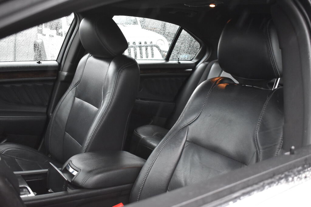 Used 2017 Ford Taurus Limited image 16