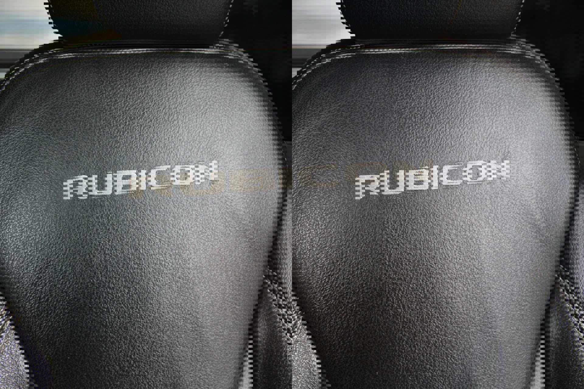 Used 2014 Jeep Wrangler Rubicon w/ Power Convenience Group image 34