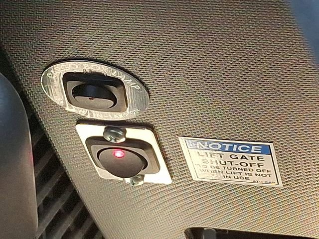 Used 2023 Ford F650 2WD Regular Cab Super Duty image 27