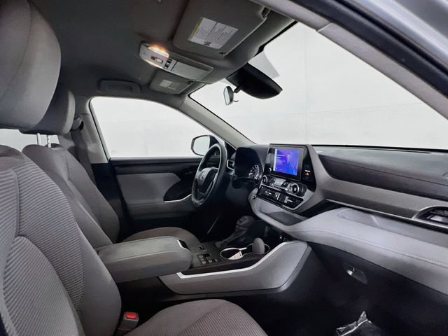 Used 2023 Toyota Highlander L FWD image 23