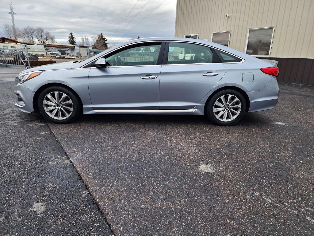 Used 2016 Hyundai Sonata Sport w/ Option Group 02 image 2