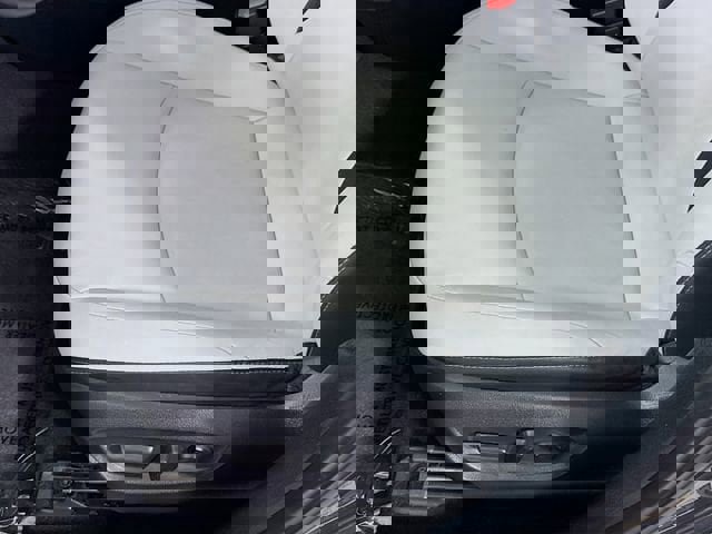 Certified 2019 Toyota Prius XLE w/ Carpet Mat Package image 18