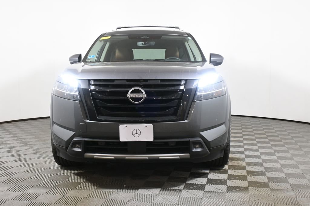Used 2023 Nissan Pathfinder Platinum AWD/4WD image 10
