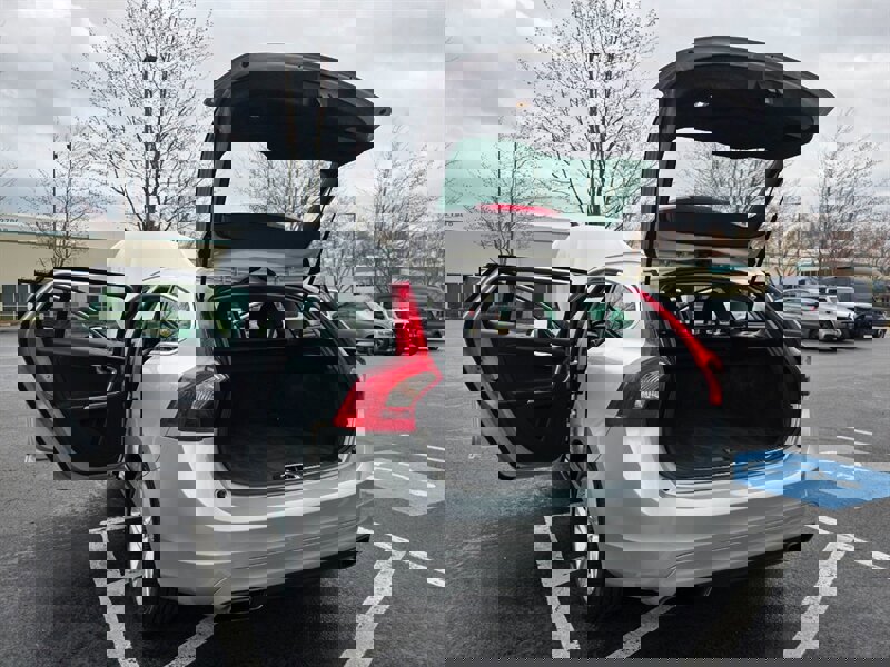 Used 2015 Volvo V60 T5 Premier image 28