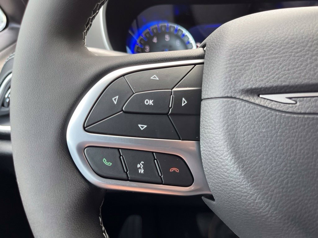 New 2027 Chrysler Pacifica Select FWD image 26