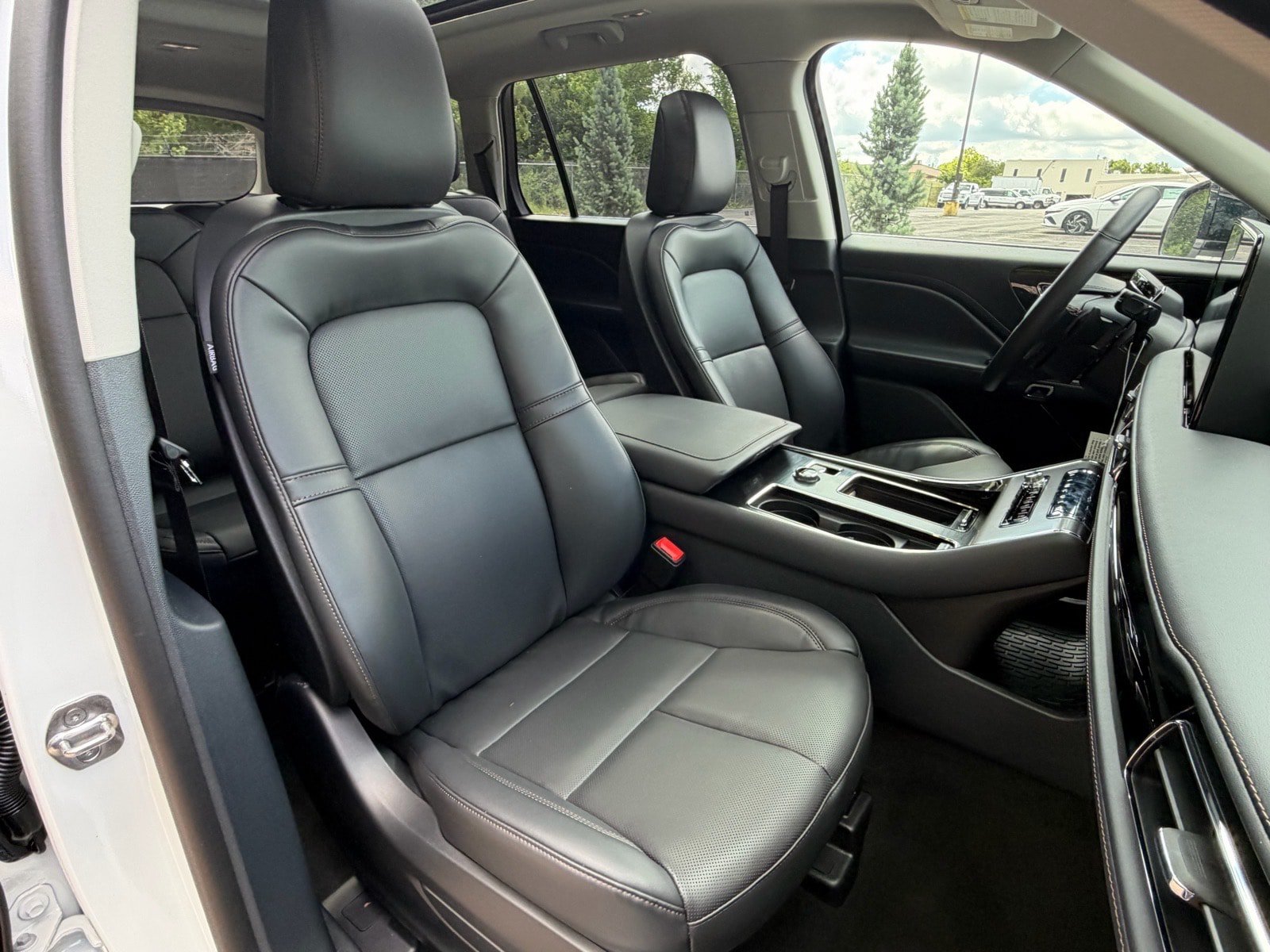 New 2026 Lincoln Aviator AWD image 12