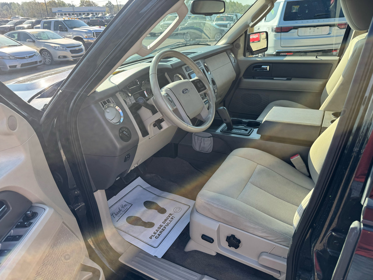 Used 2012 Ford Expedition XLT image 11