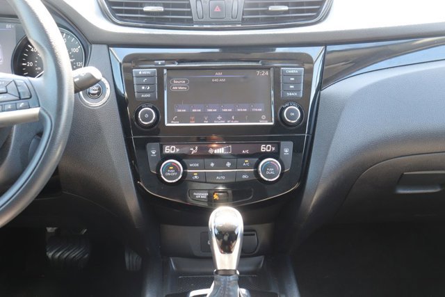 Used 2020 Nissan Rogue Sport SV FWD image 16