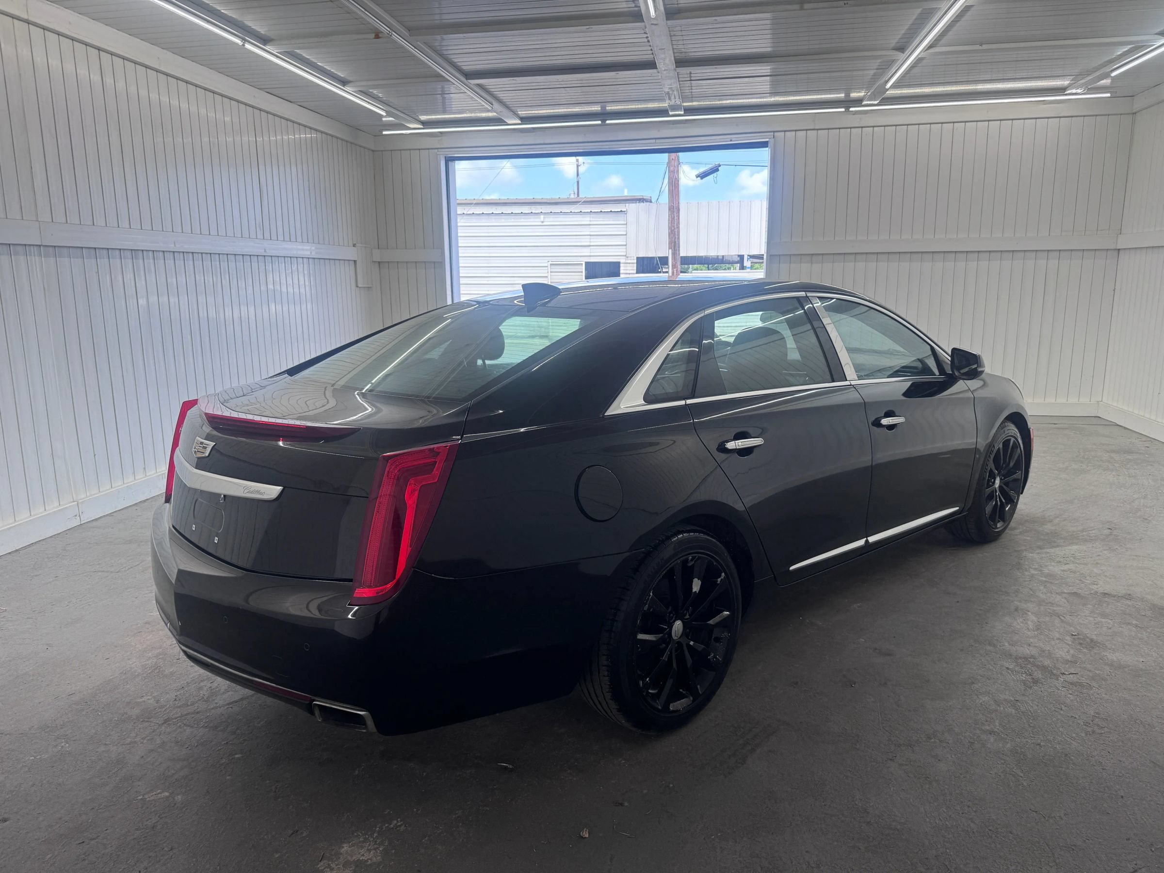 Used 2017 Cadillac XTS Luxury FWD image 5