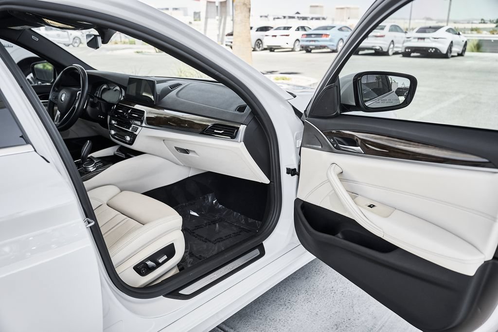 Used 2018 BMW 540i w/ Premium Package RWD image 12
