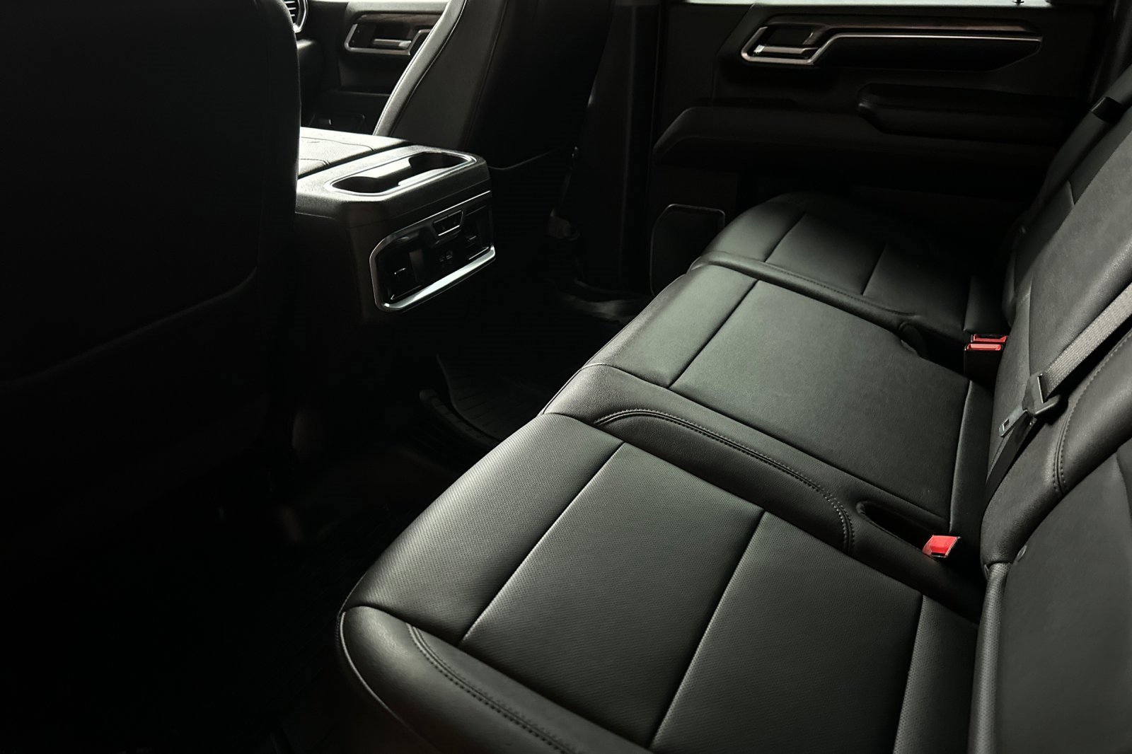 Used 2024 Chevrolet Silverado 3500 LTZ w/ LTZ Premium Package image 12