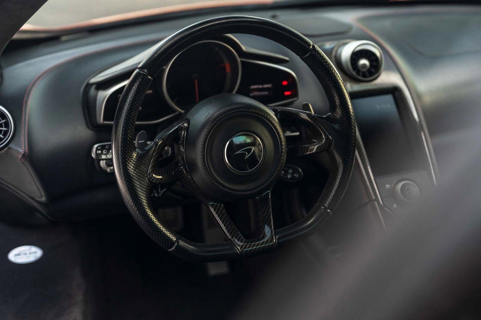 Used 2014 McLaren MP4-12C Spider RWD image 10