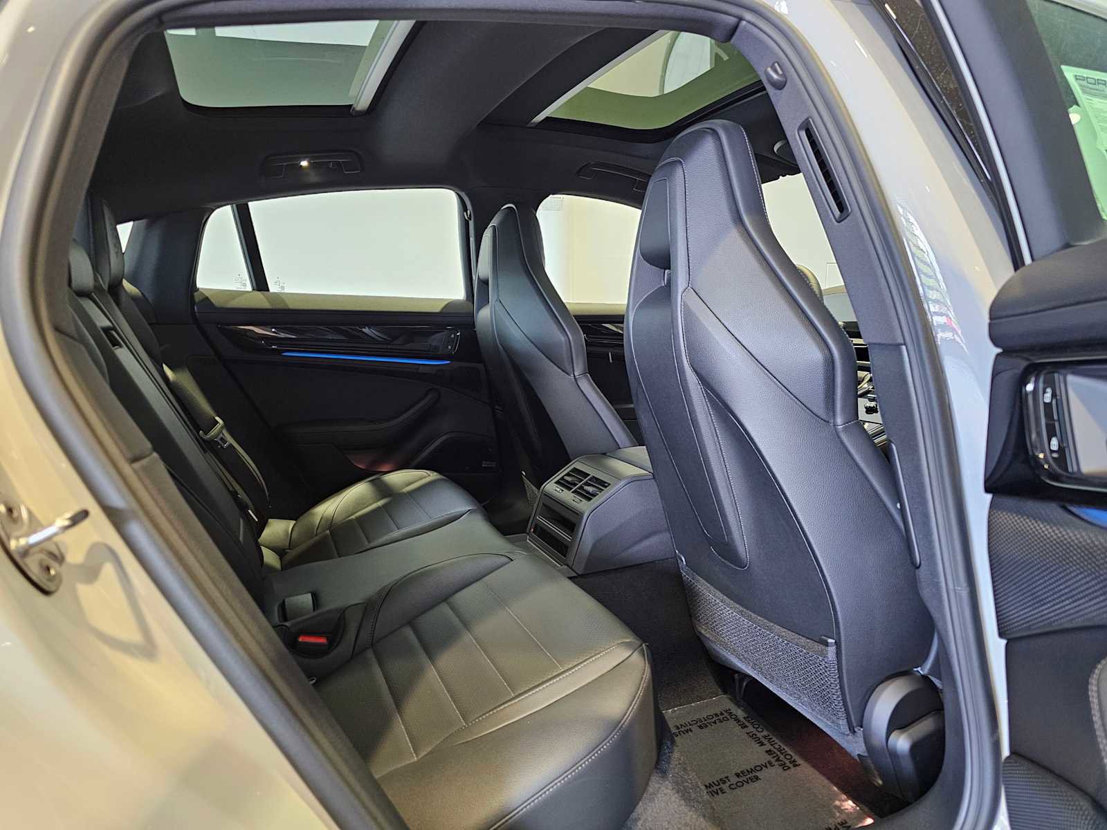 New 2025 Porsche Panamera 4 image 14