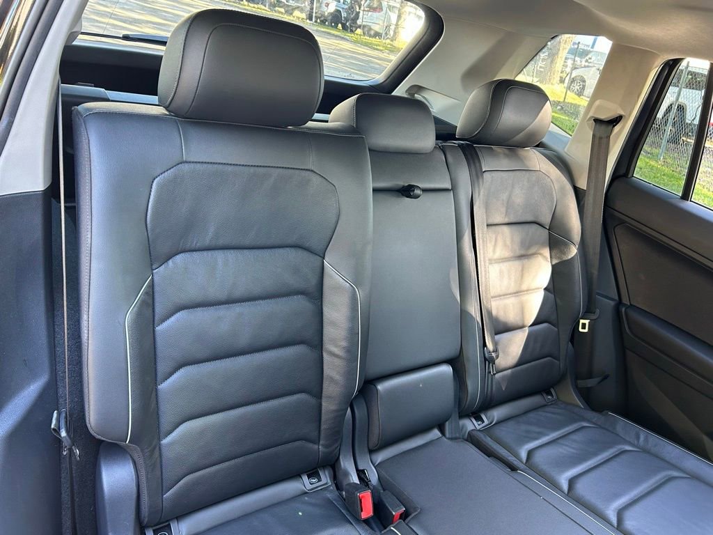 Used 2018 Volkswagen Tiguan SEL Premium image 44