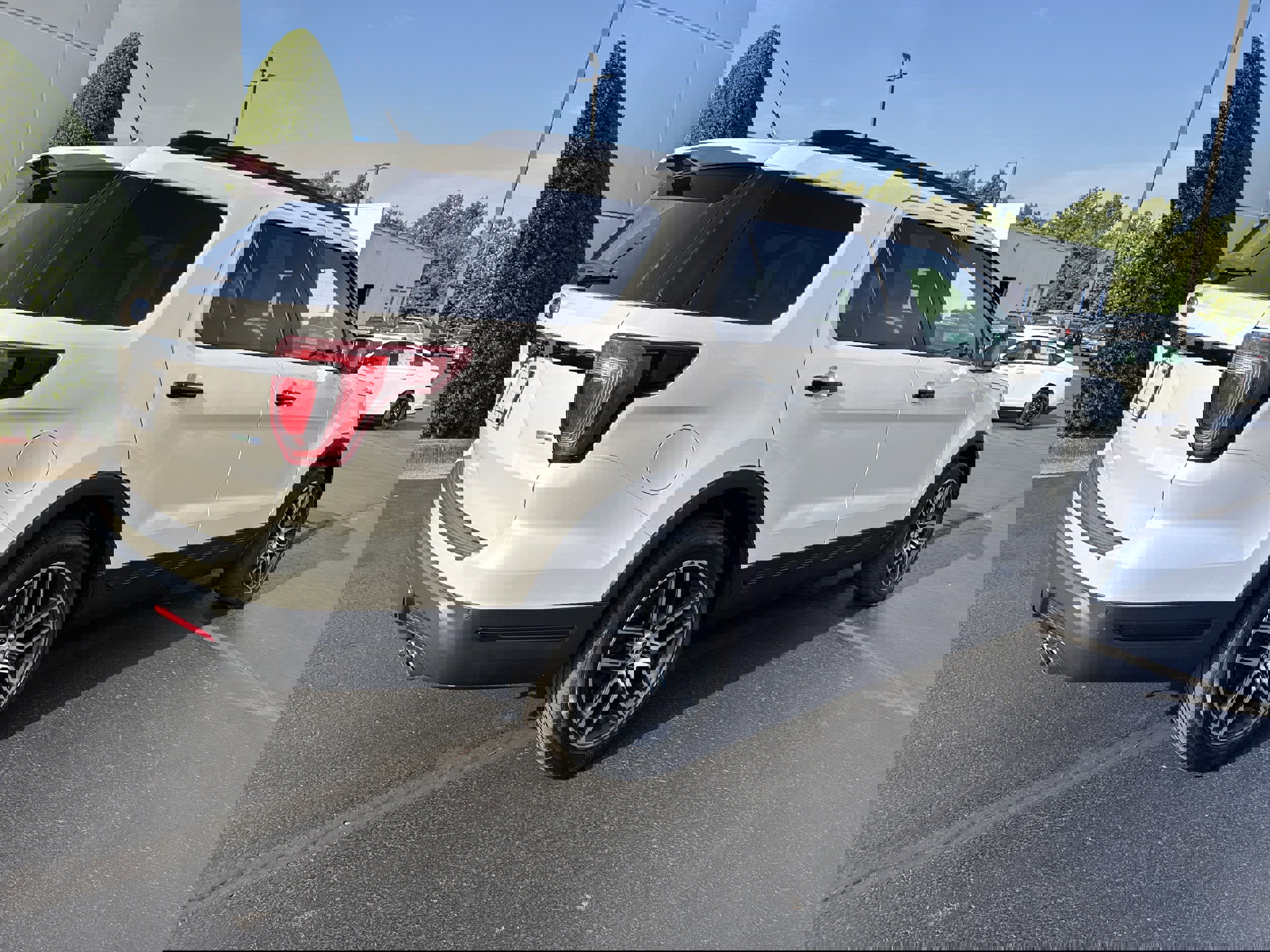 Used 2019 Ford Explorer Sport image 4