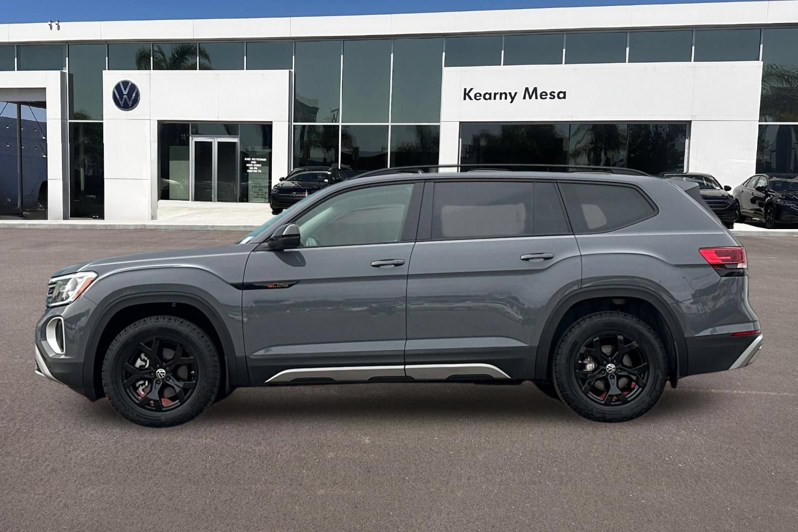 New 2025 Volkswagen Atlas Peak Edition SE AWD/4WD image 7