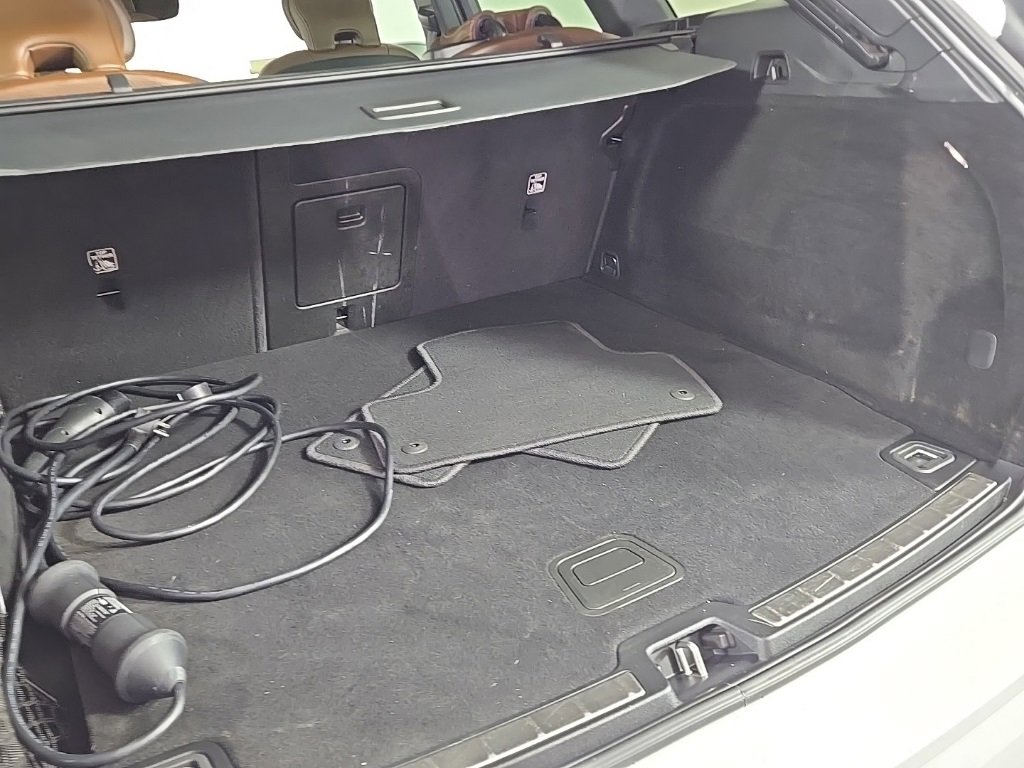 Used 2021 Volvo XC60 T8 Inscription Expression image 13