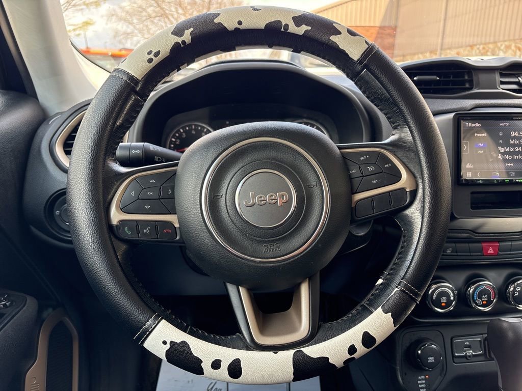 Used 2017 Jeep Renegade Latitude w/ Cold Weather Group image 22